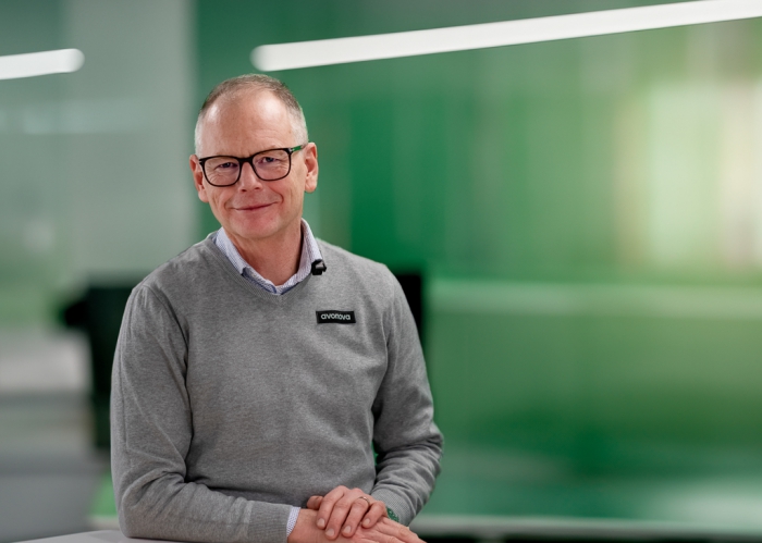 Fredrik Sparring, företagsläkare och specialist inom beroendefrågor på Avonova. Foto: Avanova