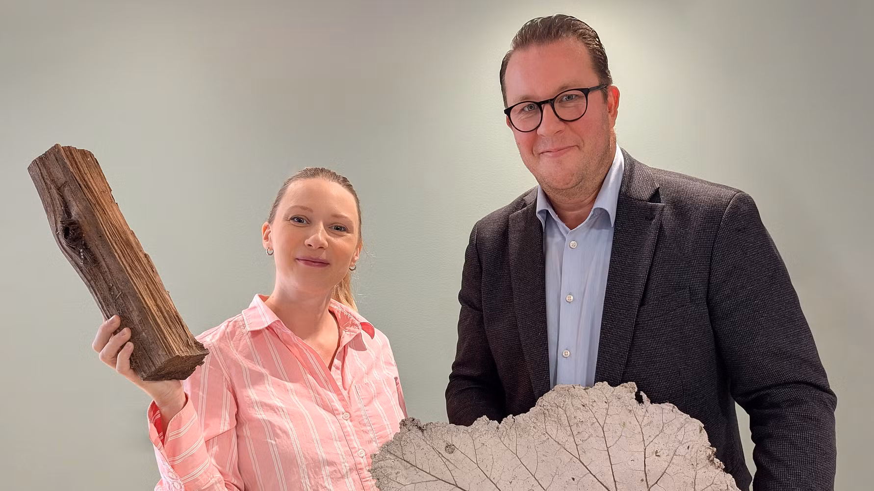Astrid Berglund, rapportförfattare och hållbarhetsstrateg på Plant tillsammans med Patrik Schön, byggchef, Sveafastigheter. Foto: Plant